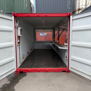 Barcontainer mit Tresen und E-Paket /Imbiss /Messecontainer