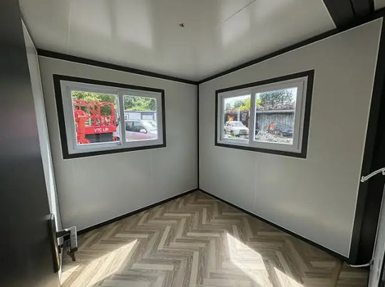 Tiny House mit zwei Schlafzimmern und Küche