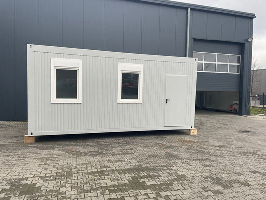 Bürocontainer. 6,75 × 2,42 m