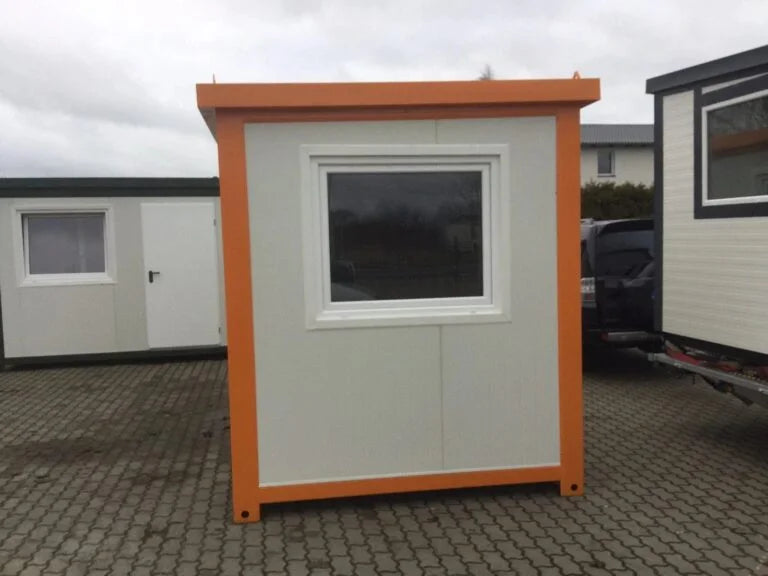 Neues 4x2,4 m Containerbüro – Sicherheitsposten / Zugangskontrolle 9,6 m²