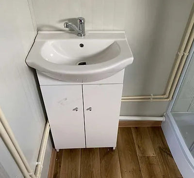 Bürocontainer. 6,00 x 2,40 m mit WC, Dusche und Küche