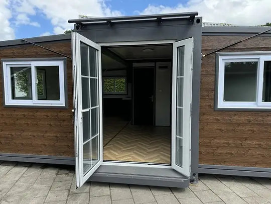 Tiny House mit zwei Schlafzimmern und Küche