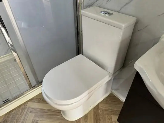 Tiny House mit zwei Schlafzimmern und Küche