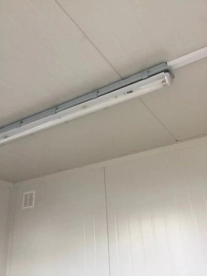 Neues 4x2,4 m Containerbüro – Sicherheitsposten / Zugangskontrolle 9,6 m²