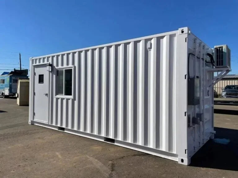 Ein Schiffscontainer wurde in ein 6 Meter langes Büro umgebaut.