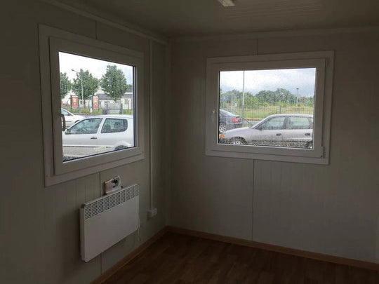 Bürocontainer. 3,50 × 2,20m