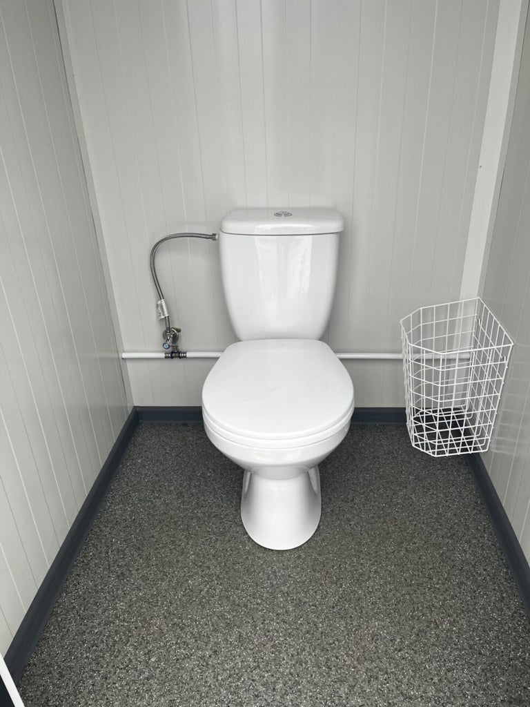 Sanitärbehälter 6,00 m x 2,40 m CE