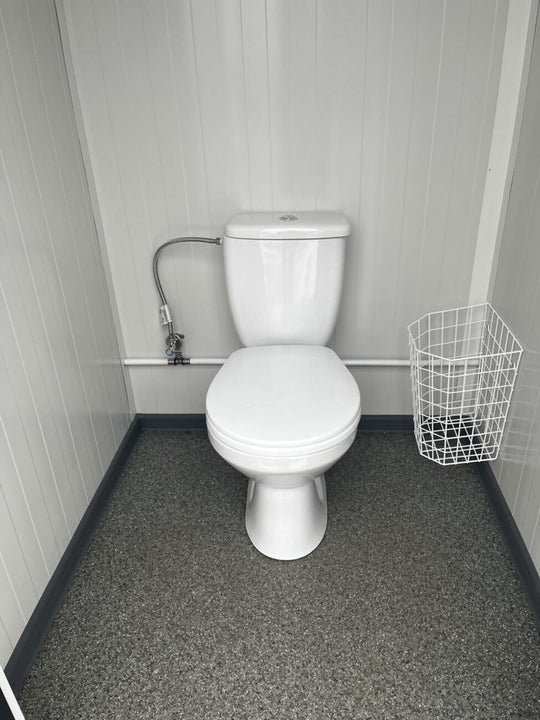Sanitärbehälter 6,00 m x 2,40 m CE