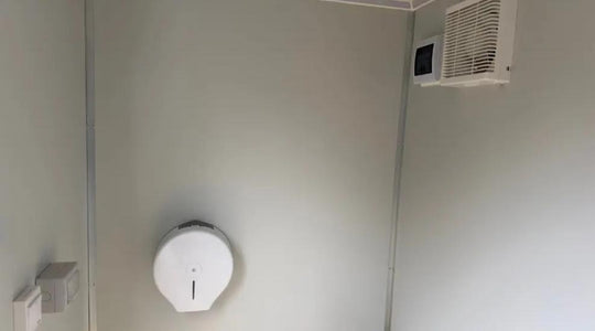 Toilettenbehälter für Menschen mit Behinderung: sofort für Menschen mit Behinderung geeignet