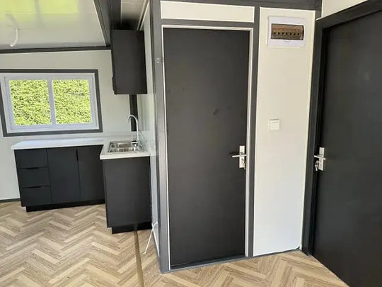 Tiny House mit zwei Schlafzimmern und Küche