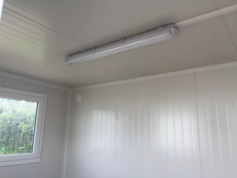 Bürocontainer. 3,50 × 2,20m